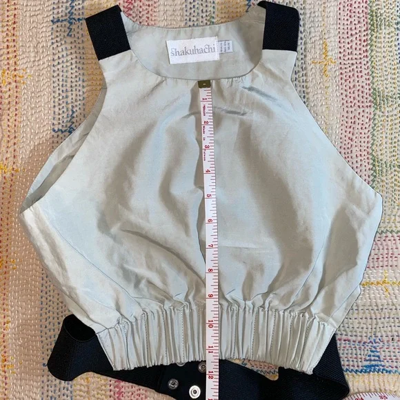 Shakuhachi White and Black Crop Top - Picture 8 of 11